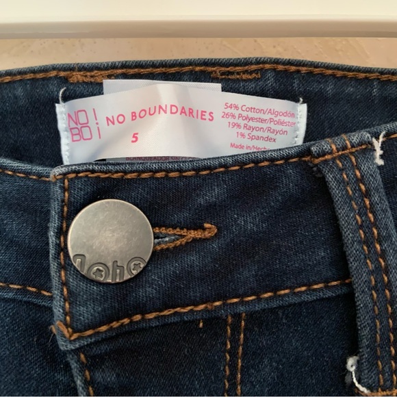 junior's size 5 blue jeans | no boundaries - Picture 3 of 3